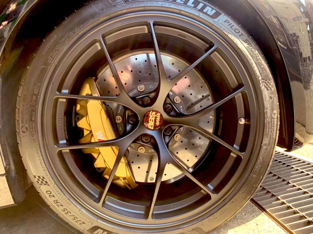 ホイール買取サービスと東京都でのスムーズなタイヤ処分のコツ